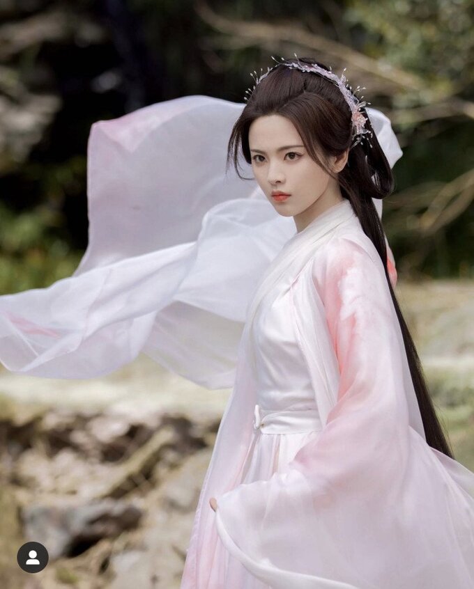 Cùng ngắm nhìn nhan sắc đỉnh cao của "Thần tiên tỷ tỷ" khiến dân mạng hết lời khen ngợi q8 3