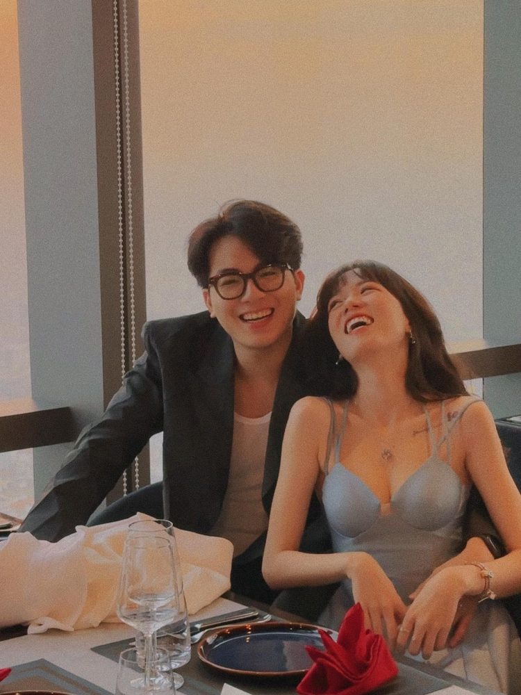 qq Mèo Sao Hoả khoe ảnh "thân mật" cùng bạn trai Long Men khiến dân tình "trầm trồ" qq