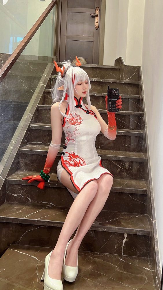 r2-2 Ngắm nhìn bộ ảnh cosplay cực kỳ xinh đẹp, dễ thương của cô nàng Cheryl r2 2