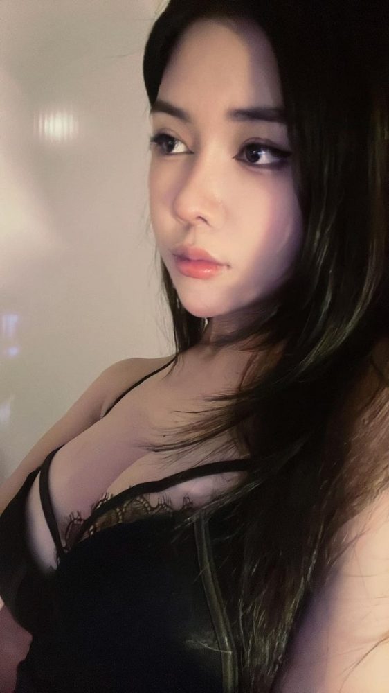 Chuyện tình tuyển thủ: Nàng WAGs gợi cảm nhất Liên Quân tuyên bố cực "gắt" nếu bạn trai bị "đụng chạm" - Ảnh 3. Chuyện tình tuyển thủ: Nàng WAGs gợi cảm nhất Liên Quân tuyên bố cực "gắt" nếu bạn trai bị "đụng chạm" - Ảnh 3.