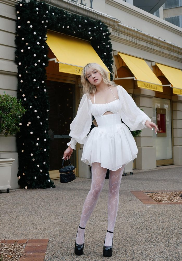 s11-4 MC Thảo Trang diện váy trắng cực xinh khiến các fan cứ xuýt xoa mãi không thôi s11 4