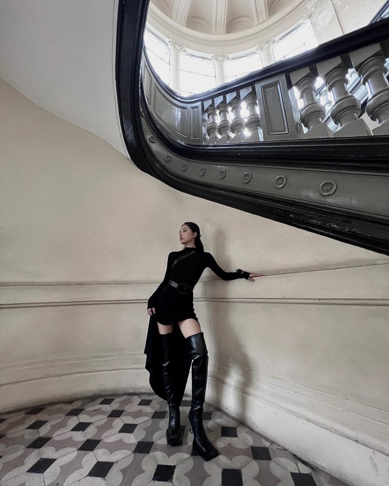 s12-3-3 Linh Ngọc Đàm khoe dáng "chuẩn người mẫu" nhận được "cơn mưa" lời khen ngợi từ dân mạng s12 3 3