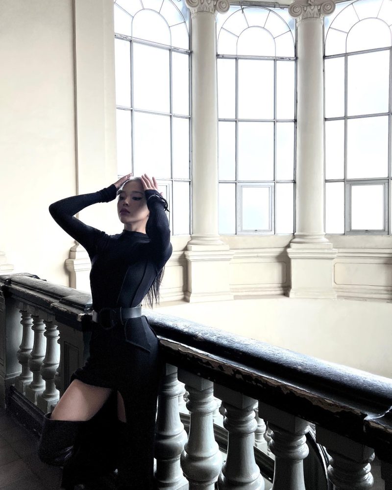 s22-3-3 Linh Ngọc Đàm khoe dáng "chuẩn người mẫu" nhận được "cơn mưa" lời khen ngợi từ dân mạng s22 3 3