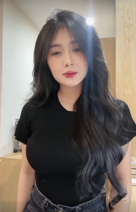 Quỳnh Alee xuất hiện với diện mạo khác lạ, fan nghi vấn có "hack" - Ảnh 4. Quỳnh Alee xuất hiện với diện mạo khác lạ, fan nghi vấn có "hack" - Ảnh 4.