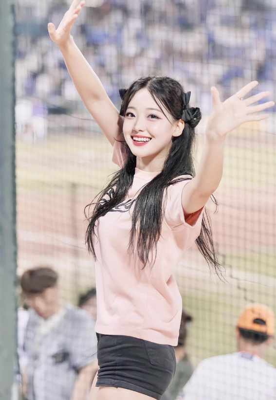 Đeo khẩu trang kín mít vẫn "gây sốt", diện mạo thật sự của hot girl khiến người xem thêm phần ngây ngất - Ảnh 4. Đeo khẩu trang kín mít vẫn "gây sốt", diện mạo thật sự của hot girl khiến người xem thêm phần ngây ngất - Ảnh 4.