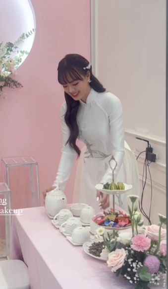 Top các cô dâu gây bão mạng, khiến hội "ăn cưới online" tan chảy với loạt khoảnh khắc xinh đẹp hút hồn - Ảnh 12. Top các cô dâu gây bão mạng, khiến hội "ăn cưới online" tan chảy với loạt khoảnh khắc xinh đẹp hút hồn - Ảnh 12.