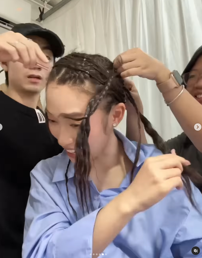 "Check var" diện mạo khác lạ của "hot girl 7 thứ tiếng" - Ảnh 5. "Check var" diện mạo khác lạ của "hot girl 7 thứ tiếng" - Ảnh 5.