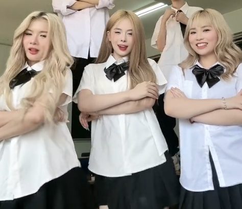 Sau màn đọ dáng với MisThy, nữ TikToker "lột xác", khoe "tâm hồn" khó đỡ - Ảnh 2. Sau màn đọ dáng với MisThy, nữ TikToker "lột xác", khoe "tâm hồn" khó đỡ - Ảnh 2.