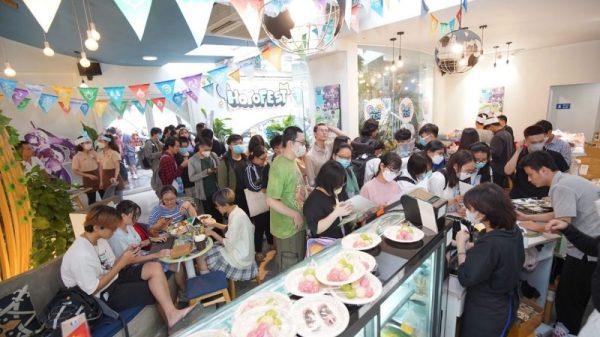 Hàng trăm game thủ Genshin Impact nườm nượp đổ về sự kiện chủ đề Hoyo Fest tại Hà Nội screenshot 404jpg