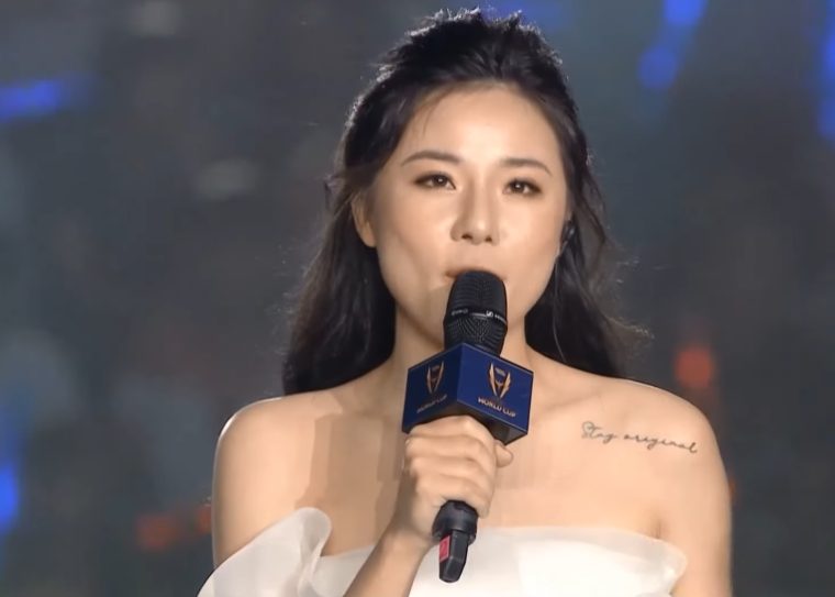 Không phải Phương Thảo, cô gái 'bí ẩn' này mới là nữ MC Liên Quân đầu tiên, khiến 'người sau' chịu nhiều áp lực! screenshot220 1679026547095946057462 1679039865613 167903986576847035131