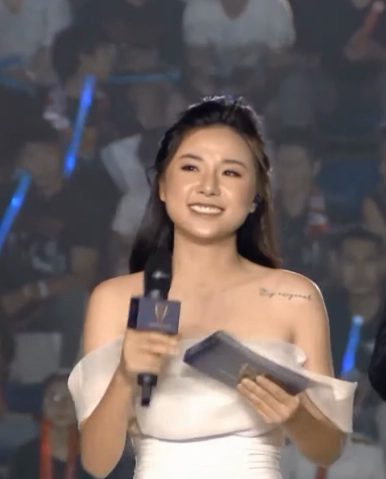 Không phải Phương Thảo, cô gái 'bí ẩn' này mới là nữ MC Liên Quân đầu tiên, khiến 'người sau' chịu nhiều áp lực! screenshot221 16790265469971401729783 1679039869138 16790398692331674755103