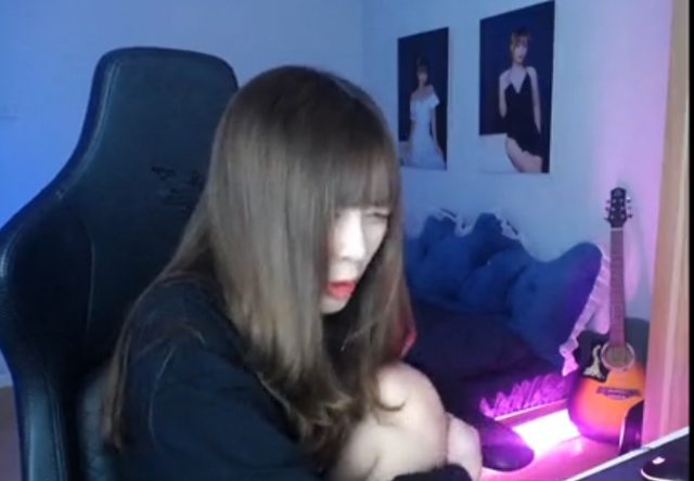 Bị dân mạng chỉ trích về kỹ năng nghề, nữ BLV duy nhất của Liên Quân “show” hẳn chứng chỉ học MC phản pháo - Ảnh 3.