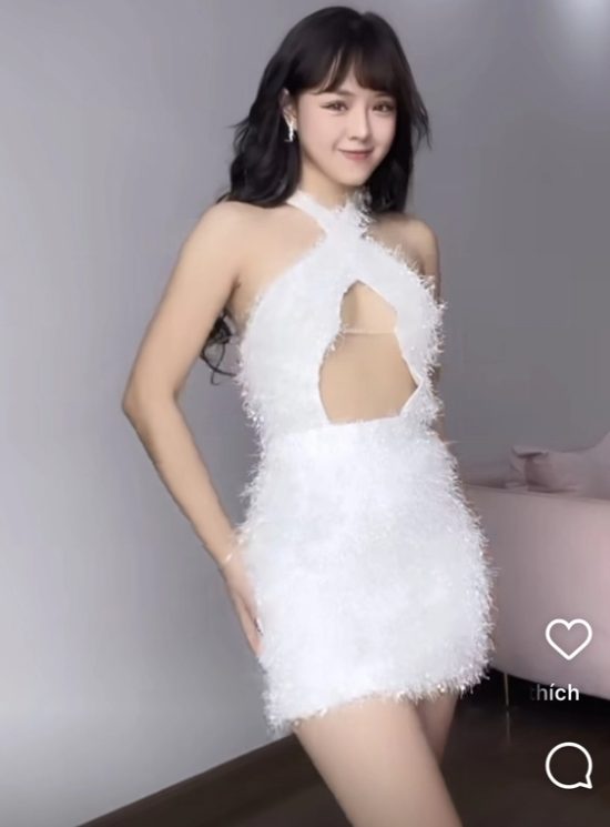 Hiếm khi lên đồ kiệm vải, 'bóng hồng từng quen' của PUBG Mobile 'hút view' screenshot344 1682583885157409661910 1682592026504 1682592026583620655922