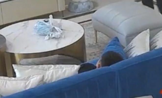 screenshot499-16493066112291747675493 Cô vợ tâm lý, lén mua PS5 tặng chồng, cộng đồng game thủ tỏ ra ghen tị với anh phi công may mắn screenshot499 16493066112291747675493