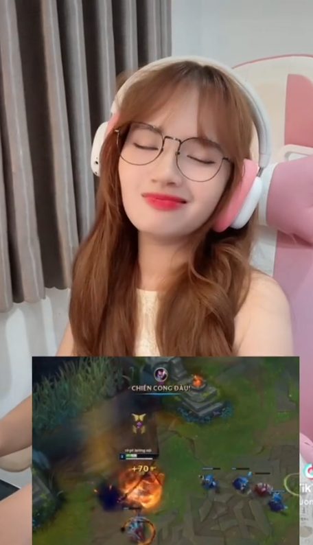 Giải mã nụ cười "ngạo mạn" của nữ streamer nổi tiếng sau màn "combat" nảy lửa - Ảnh 5. Giải mã nụ cười "ngạo mạn" của nữ streamer nổi tiếng sau màn "combat" nảy lửa - Ảnh 5.