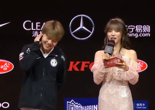 'Mát tay' như anh em game thủ, se duyên nhiều cặp đôi nổi tiếng Esports - Ảnh 3.