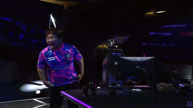 Người hâm mộ VALORANT phát cuồng trước màn “gáy” để đời ở vừa xuất hiện ở giải Masters Madrid - Ảnh 4. Người hâm mộ VALORANT phát cuồng trước màn “gáy” để đời ở vừa xuất hiện ở giải Masters Madrid - Ảnh 4.