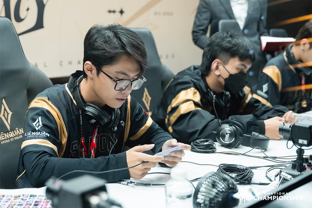 Tuyển thủ Liên Quân xuống phong độ, là "bạn gái tin đồn", Quỳnh Alee nhận nhiều công kích - Ảnh 1.