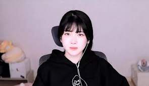 Bị đồn “giả nai” dụ dỗ đàn ông để lừa tiền, nữ streamer 2000 tuyên bố sẽ làm ra ngô ra khoai kẻ tung tin thất thiệt - Ảnh 3. Bị đồn “giả nai” dụ dỗ đàn ông để lừa tiền, nữ streamer 2000 tuyên bố sẽ làm ra ngô ra khoai kẻ tung tin thất thiệt - Ảnh 3.