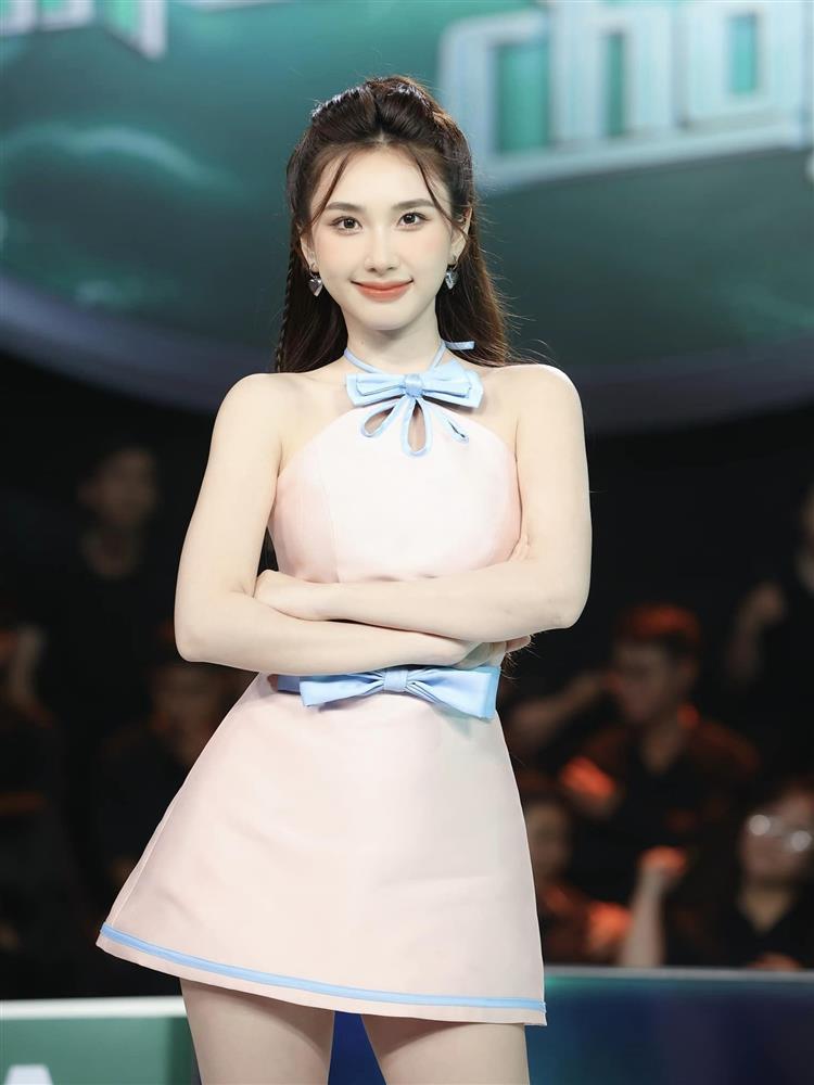 Danh tính gái xinh "vượt mặt" nữ dancer gợi cảm, có màn tình tứ ngọt ngào với "Người miền núi chất"- Ảnh 8.