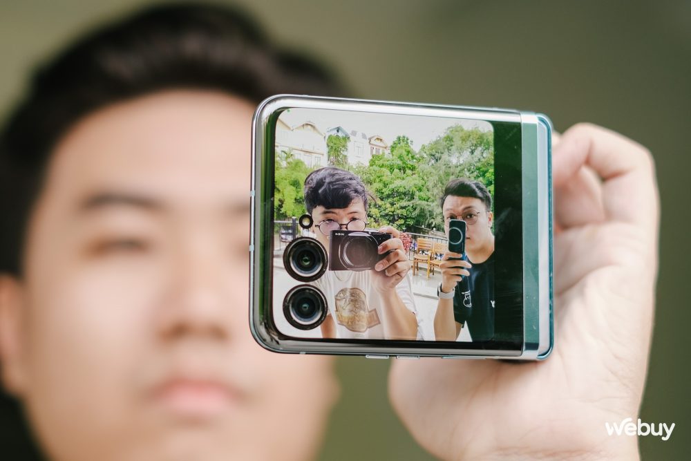 Trước thềm ra mắt Galaxy Z Flip5, nhìn lại chiếc smartphone gập đã khiến Samsung phải thay đổi - Ảnh 11. Trước thềm ra mắt Galaxy Z Flip5, nhìn lại chiếc smartphone gập đã khiến Samsung phải thay đổi - Ảnh 11.