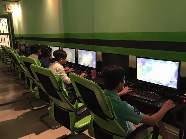 Từng phải quảng cáo cho tiệm nét để được chơi game miễn phí, chàng trai vươn lên kiếm hàng triệu đô - Ảnh 2. Từng phải quảng cáo cho tiệm nét để được chơi game miễn phí, chàng trai vươn lên kiếm hàng triệu đô - Ảnh 2.