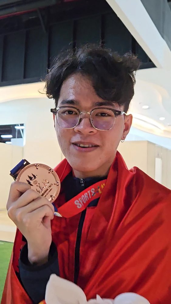 Zoom 'thần thái' của tuyển thủ PUBG Mobile Việt Nam sau khi nhận huy chương - Ảnh 5. Zoom 'thần thái' của tuyển thủ PUBG Mobile Việt Nam sau khi nhận huy chương - Ảnh 5.