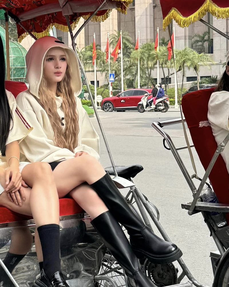 z2 Xoài Non khoe chân dài váy ngắn sexy, trắng đẹp miên man z2