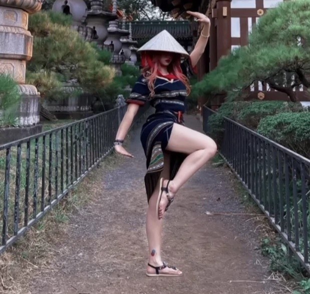 Từng nhiều lần bị chỉ trích về phong cách, Lê Bống nay xuất hiện với vai trò diễn giả - Ảnh 1. Từng nhiều lần bị chỉ trích về phong cách, Lê Bống nay xuất hiện với vai trò diễn giả - Ảnh 1.