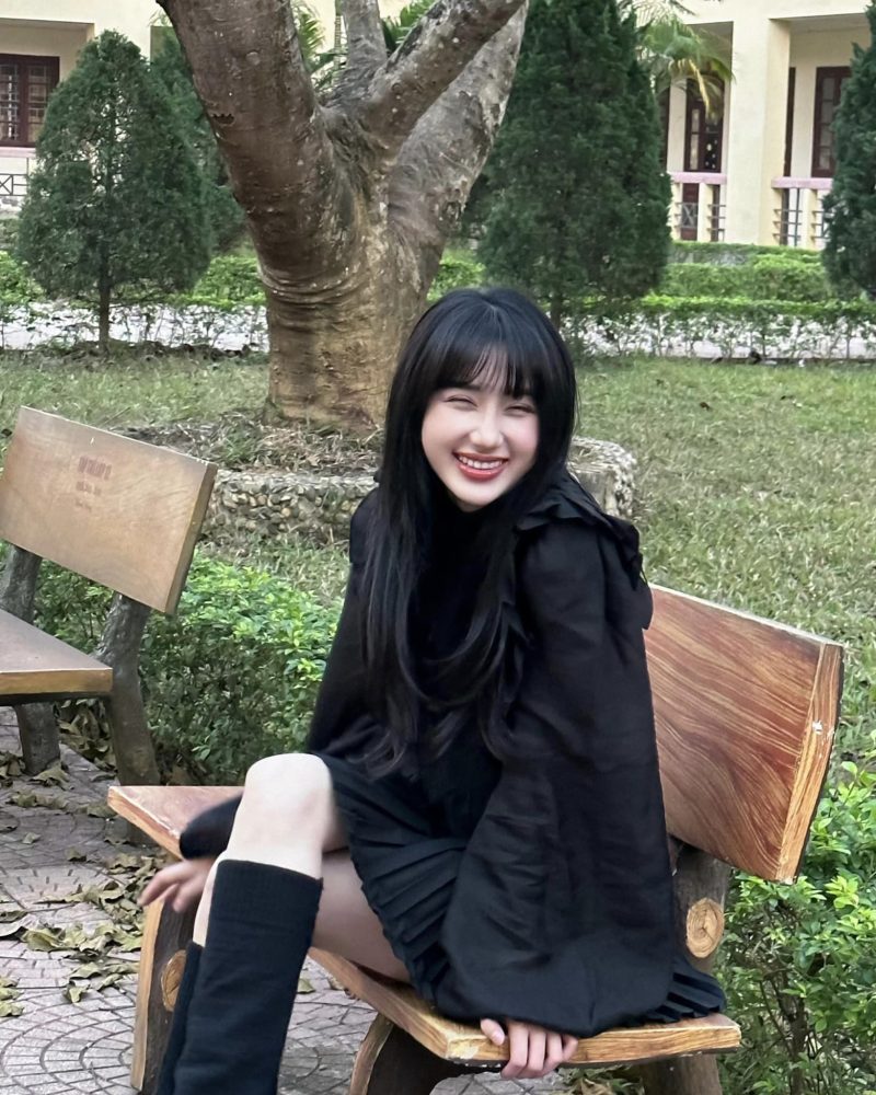 z31-1 Mina Young cực kỳ xinh đẹp, dễ thương trong bộ ảnh về thăm trường cũ z31 1