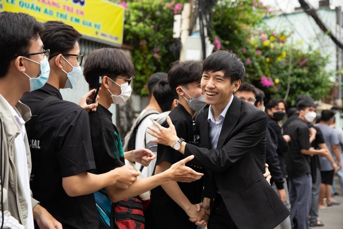 Mai Dora xúng xính đi ủng hộ lễ khai trương gamehome của Văn Tùng: Ra dáng bà chủ z5 3