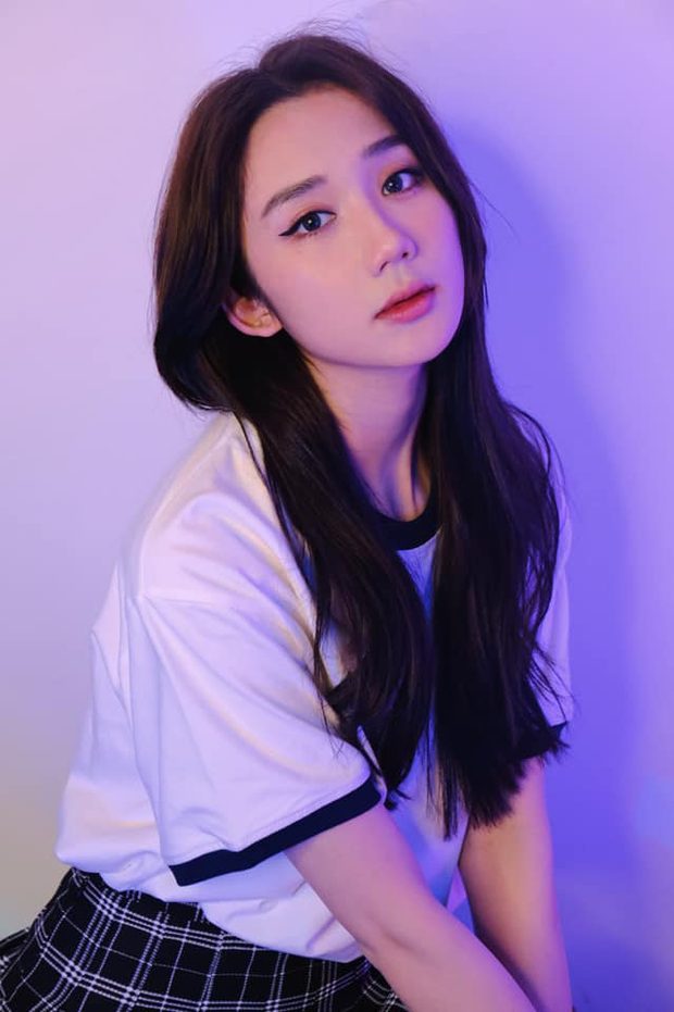 zl Mina Young cực kỳ xinh đẹp, dễ thương trong bộ ảnh về thăm trường cũ zl