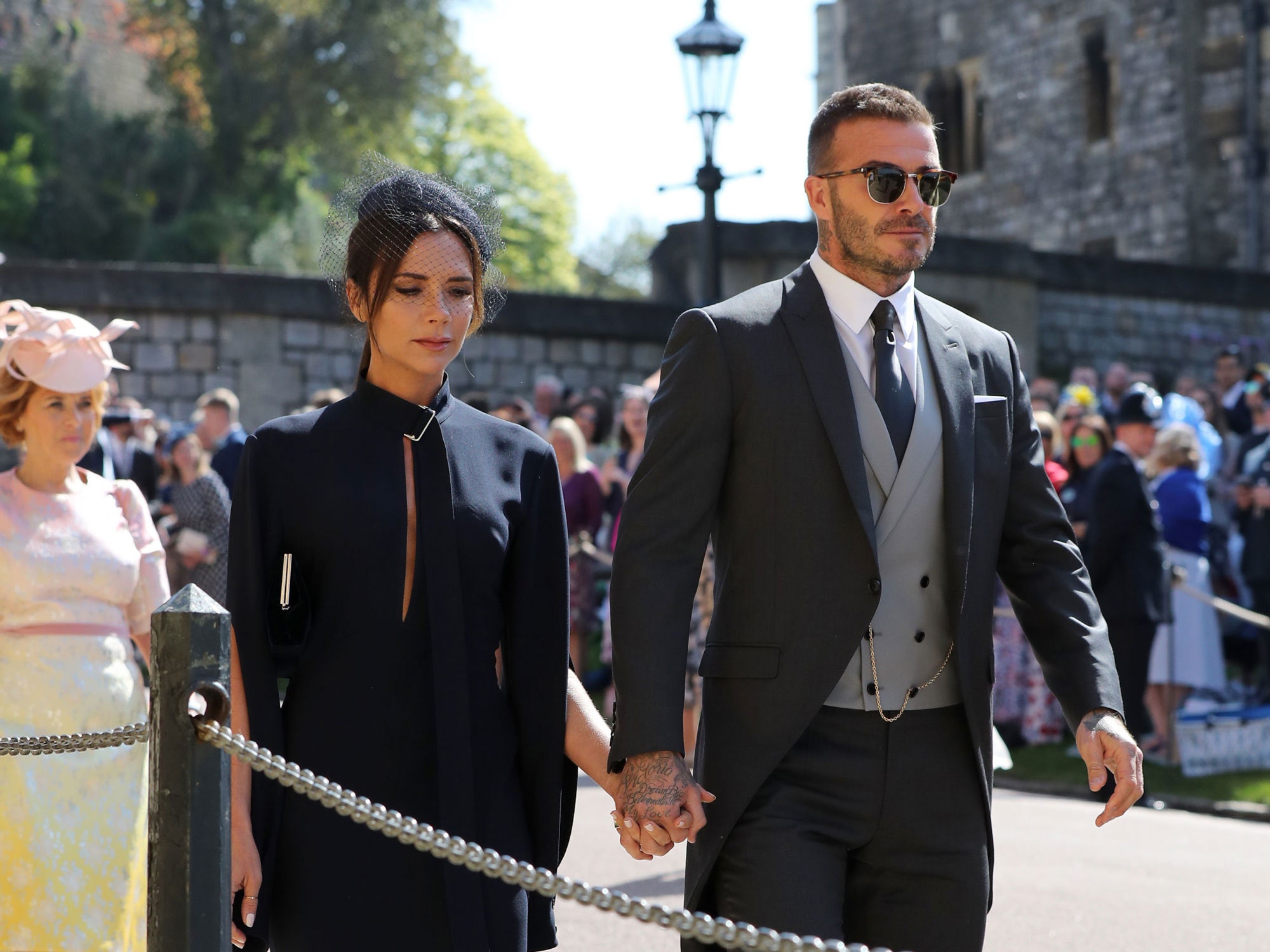 "Oan gia ngõ hẹp": Show nấu ăn của Meghan Markle rơi vào thế cạnh tranh spotlight khi "bạn cũ từng thân" Victoria Beckham thông báo ra mắt phim tài liệu 00 promo vb db 17396777814931258996823 1739678628417 1739678628573283758352 1739714233460 17397142336621760851342