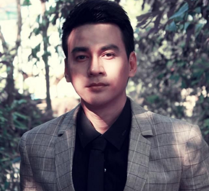 "Trai nhảy Vbiz" lấy vợ kém 17 tuổi: Vừa tốt nghiệp cấp 3 đã cưới gấp, visual U40 khó tin 000 09475779 1759426513180 1759426513417886250208 1759457665891 1759457666092883804930