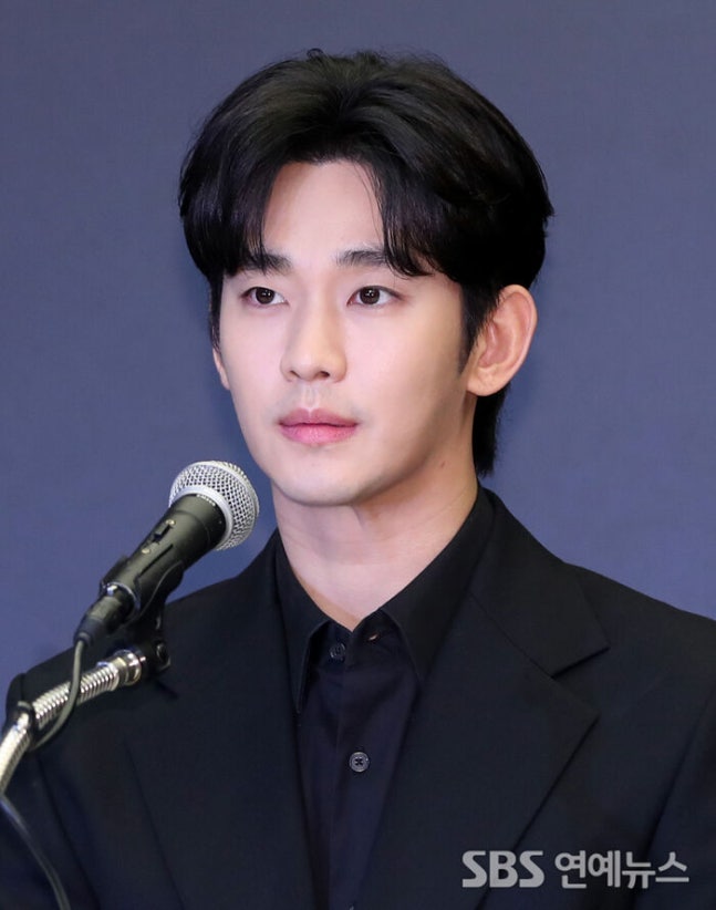 Kim Soo Hyun viết 150 lá thư cho bạn gái nhưng không phải Kim Sae Ron, khán giả phẫn nộ: Kim Soo Hyun viết 150 lá thư cho bạn gái nhưng không phải Kim Sae Ron, khán giả phẫn nộ: