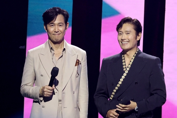 Squid Game 3 chưa chiếu đã lập kỷ lục sang chấn toàn cầu, nam chính lột xác ngoại hình quá sốc- Ảnh 4.