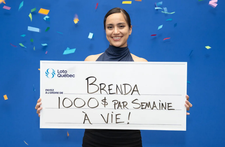 Cào vé số cho vui, cô gái trúng luôn giải độc đắc, phải nghỉ làm một ngày để bình tĩnh- Ảnh 1.