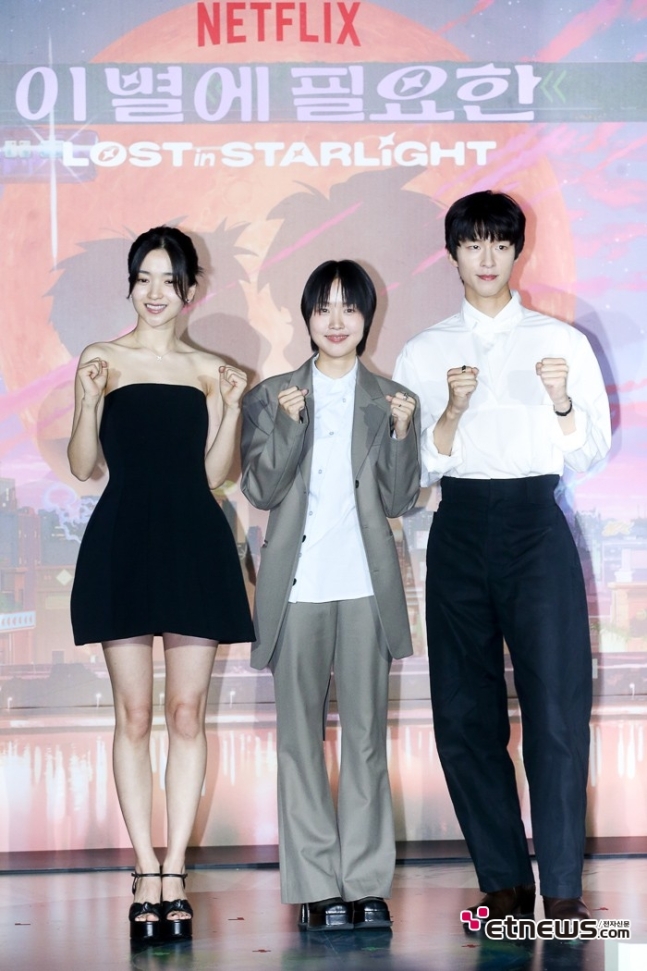 Thiên tài diễn xuất đến cái bóng cũng đẹp như cổ tích, cứ xuất hiện là dân tình biết sắp có siêu phẩm- Ảnh 1.