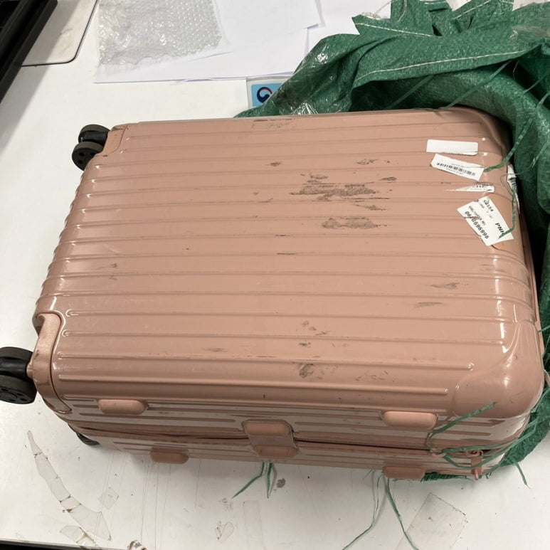 Nữ streamer nổi tiếng liều lĩnh thực hiện hành vi cấm, bị bắt giữ ngay tại sân bay- Ảnh 1. Nữ streamer nổi tiếng liều lĩnh thực hiện hành vi cấm, bị bắt giữ ngay tại sân bay- Ảnh 1.