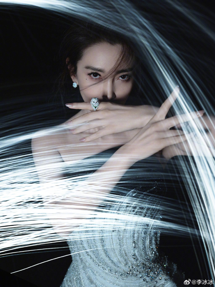 52 tuổi, Lý Băng Băng gây sốt với vóc dáng trẻ trung: Thói quen chạy bộ 19 năm cuối cùng cũng được tiết lộ- Ảnh 2. 52 tuổi, Lý Băng Băng gây sốt với vóc dáng trẻ trung: Thói quen chạy bộ 19 năm cuối cùng cũng được tiết lộ- Ảnh 2.