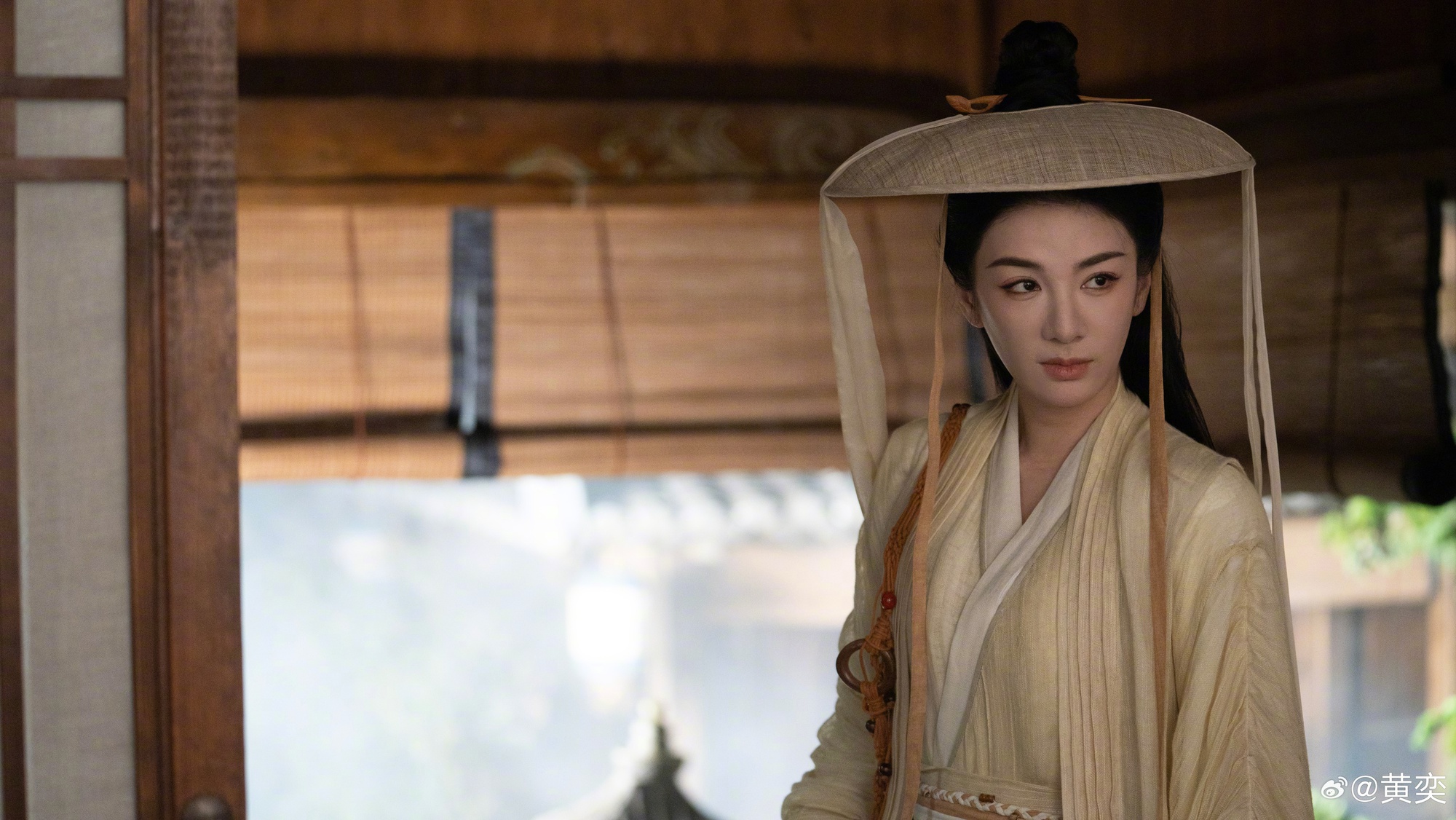 Huỳnh Dịch đóng phim Lâm Giang Tiên: Từ diễn xuất tới nhan sắc tuổi 46 đều gây xôn xao- Ảnh 3.