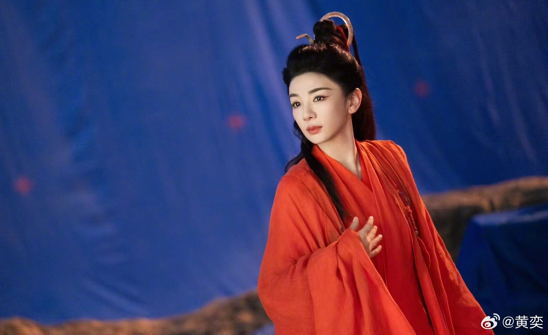 Huỳnh Dịch đóng phim Lâm Giang Tiên: Từ diễn xuất tới nhan sắc tuổi 46 đều gây xôn xao- Ảnh 1.