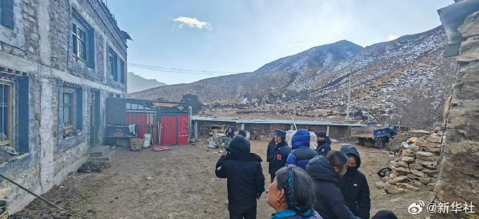 Số người thiệt mạng trong trận động đất kinh hoàng tại Trung Quốc lên tới 53, huy động hơn 1500 người cứu hộ- Ảnh 4. Số người thiệt mạng trong trận động đất kinh hoàng tại Trung Quốc lên tới 53, huy động hơn 1500 người cứu hộ- Ảnh 4.