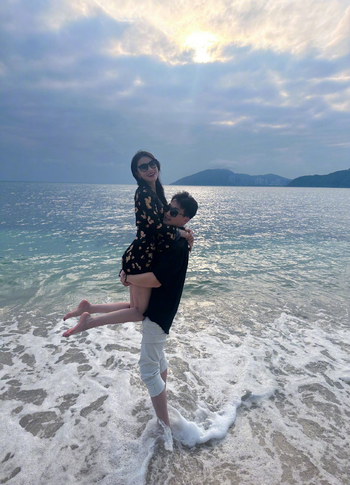 Mỹ nhân Trương Hinh Dư kỷ niệm 7 năm cưới Hà Tiệp- Ảnh 4.