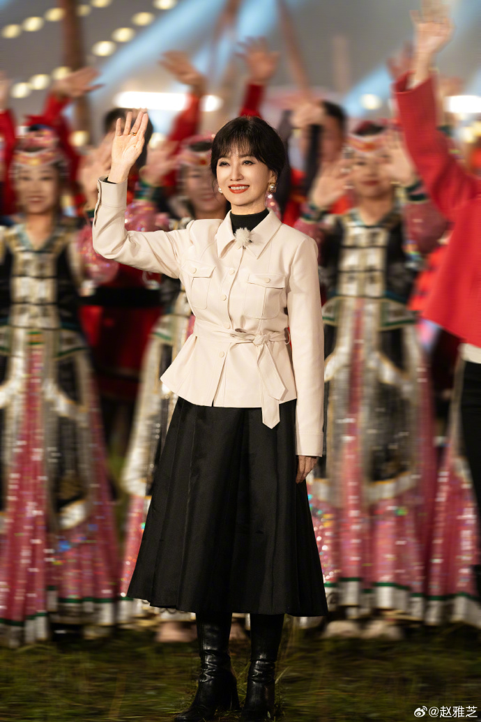 33 năm qua chưa thấy ai trẻ mãi không già như mỹ nhân này: Đẹp sang hết phần thiên hạ, chuẩn tinh hoa hội tụ- Ảnh 9. 33 năm qua chưa thấy ai trẻ mãi không già như mỹ nhân này: Đẹp sang hết phần thiên hạ, chuẩn tinh hoa hội tụ- Ảnh 9.