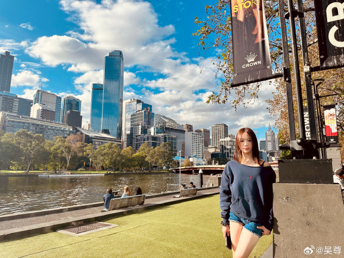 Con gái đầu lòng của nam tài tử điển trai nhất nhì Cbiz gây sốt: Chưa đầy 15 tuổi đã cao hơn 1m7, thần thái như người mẫu- Ảnh 2.