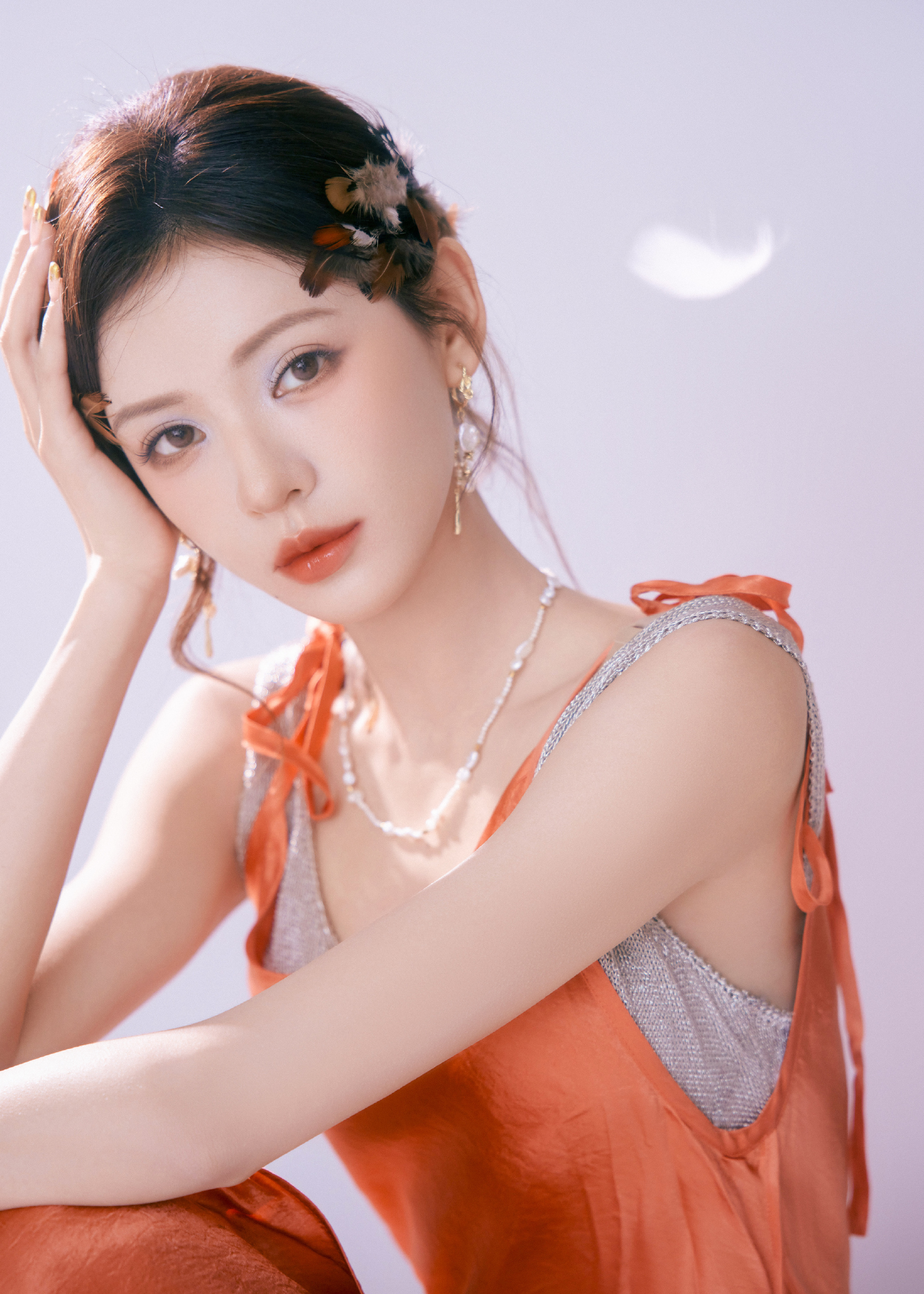 006e1gt4ly1i086zw7vo5j33xh5i2b2f-17446859422471086611404-1744690848095-1744690848246460319090 "Búp bê gầy đáng sợ" của showbiz vào viện cấp cứu lúc nửa đêm 006e1gt4ly1i086zw7vo5j33xh5i2b2f 17446859422471086611404 1744690848095 1744690848246460319090