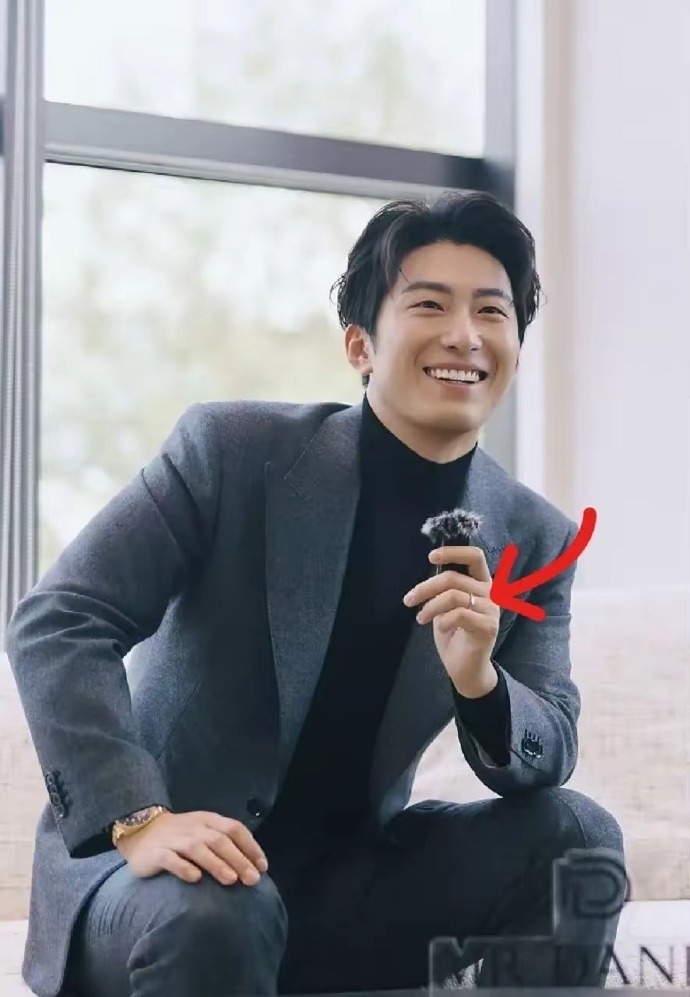 006f8eyrgy1i71suqxm1fj30om0zkq7p-17625863301241311525453-1762597259508-17625972598621139366220 "Chồng nghèo" Đậu Kiêu lần đầu lộ diện, để lộ 1 chi tiết quan trọng giữa tin ly hôn ái nữ trùm sòng bạc Macau 006f8eyrgy1i71suqxm1fj30om0zkq7p 17625863301241311525453 1762597259508 17625972598621139366220