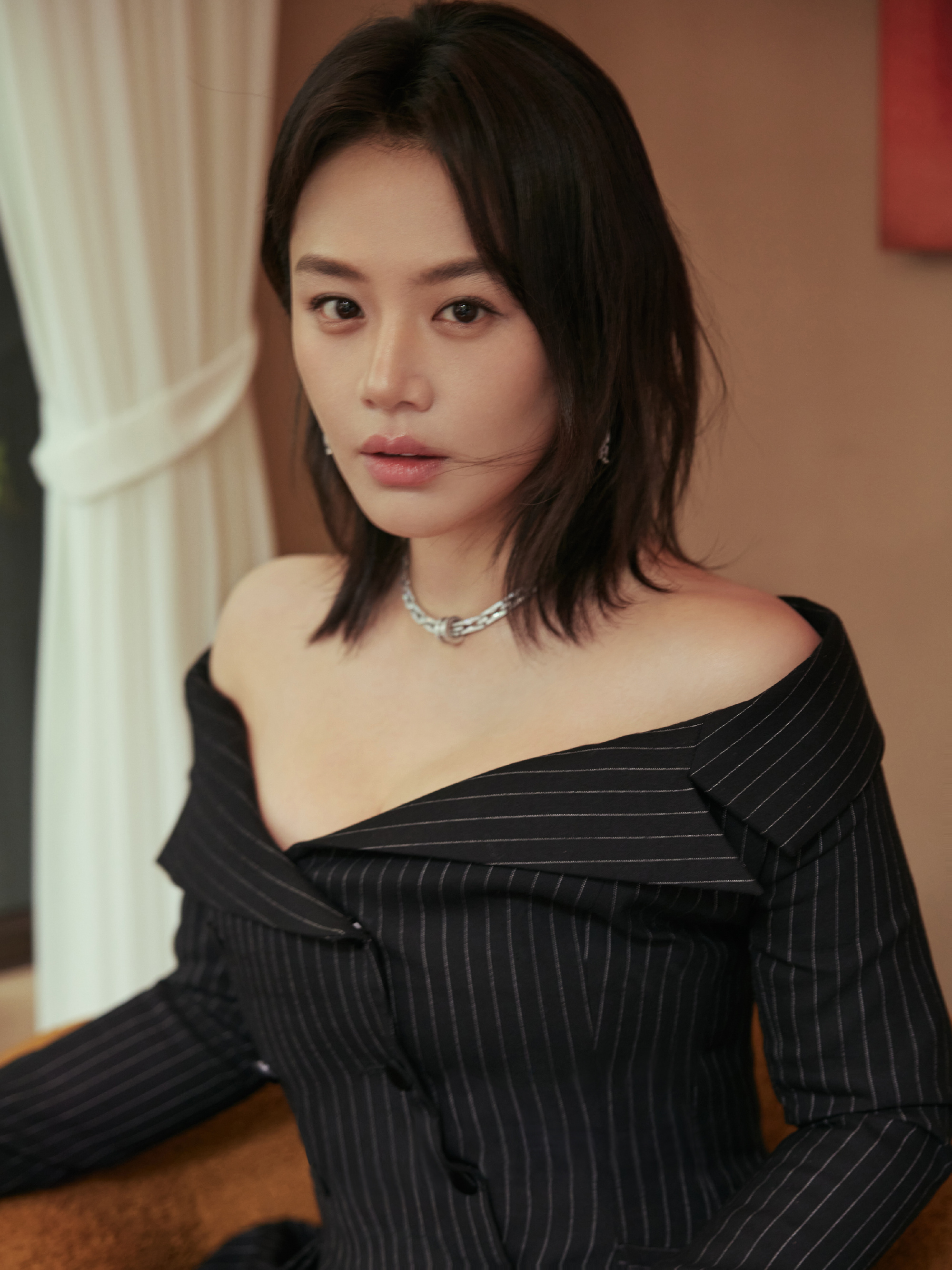 Mỹ nữ đáng thương nhất showbiz: Bị bạn trai ca sĩ cự tuyệt kết hôn, còn mặt dày đòi phí chia tay?- Ảnh 1.