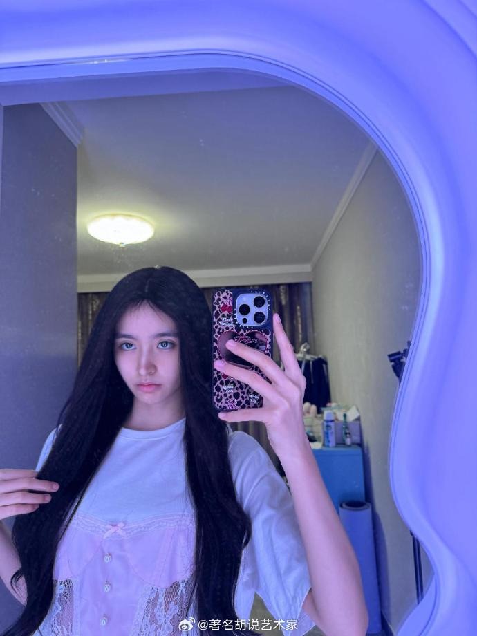 Mỹ nữ gen Z có visual đắt giá nhất showbiz bất ngờ tàn tạ đến đau lòng, cạo trọc đầu gây sốc MXH- Ảnh 5.